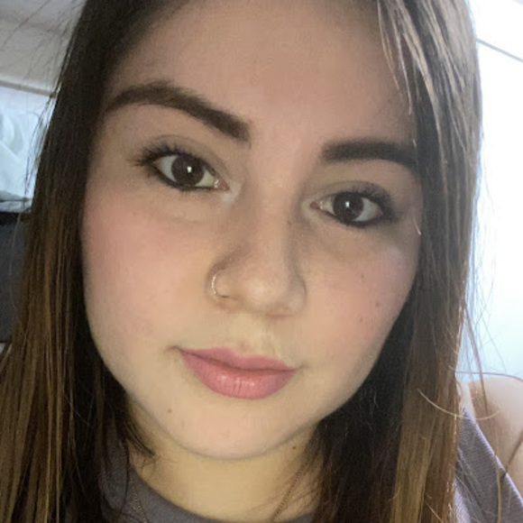 Profile Picture of Tatiana Cisneros (@tatianacisne429) on Poshmark