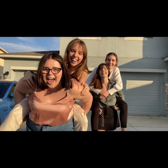 Profile Picture of Haley Moser (@haleyandquinn) on Poshmark