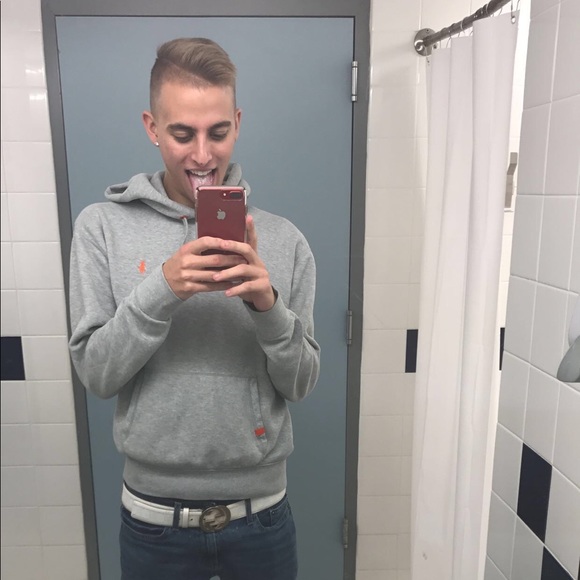 Profile Picture of Jason Gramdeau (@jasongrandeau) on Poshmark