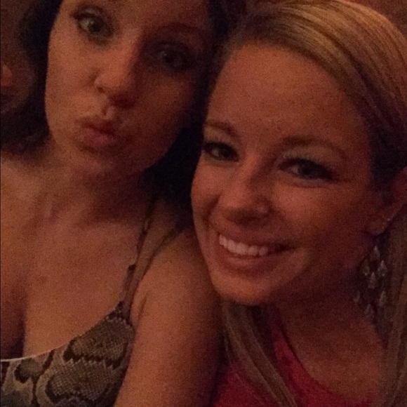Profile Picture of Amy Kallmerten (@amykall) on Poshmark