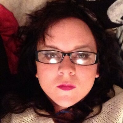 Profile Picture of Tia VanFossen (@tiasurfe) on Twitter