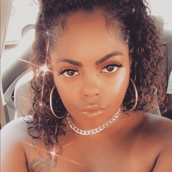 Profile Picture of Bryttany Cummings (@bryttany_c) on Poshmark