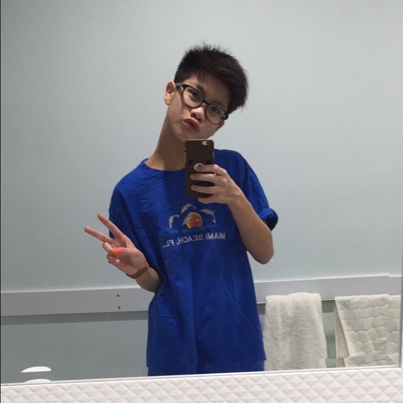 Profile Picture of Nathan Nguyen (@nathanyonce) on Poshmark