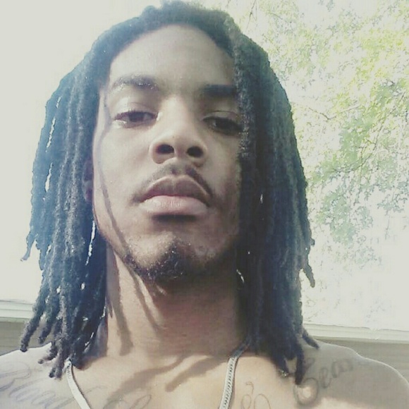 Profile Picture of Lorenzo Jordan (@zoe_313) on Poshmark