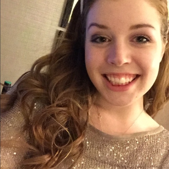 Profile Picture of Rachel Delfrate (@rdelfrate95) on Poshmark