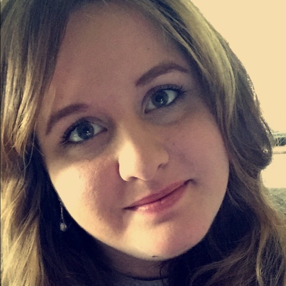 Krista Gramstad - Poshmark Profile Picture of Krista Gramstad (@ksted20) on Poshmark