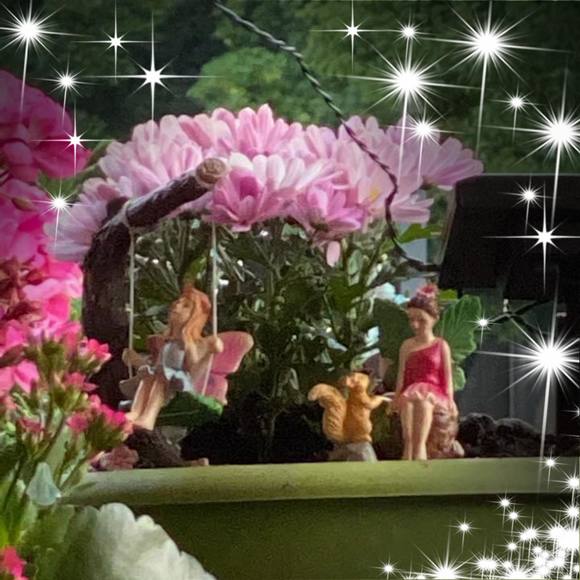 Profile Picture of Lisa Armstrong (@lisaa211) on Poshmark