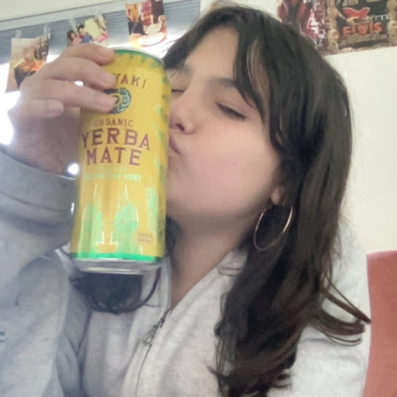 Profile Picture of Eva Duffoo (@eduffoo) on Poshmark