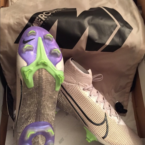 Profile Picture of Ryan Roy (@rroy7) on Poshmark