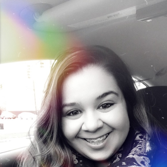 Profile Picture of Becca Komperda (@rebeccakomperda) on Poshmark