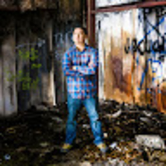 Profile Picture of Cris Anzai (@canzai) on Poshmark