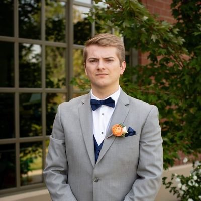 Profile Picture of Aaron Holsworth (@Smartguy898) on Twitter