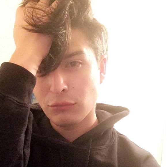 Profile Picture of Andrew Michael (@andrewmichael91) on Poshmark