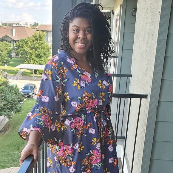 Profile Picture of Lateria Corbin (@lateriabello) on Poshmark