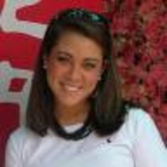 Profile Picture of Sarah Plumlee (@shplumlee) on Poshmark