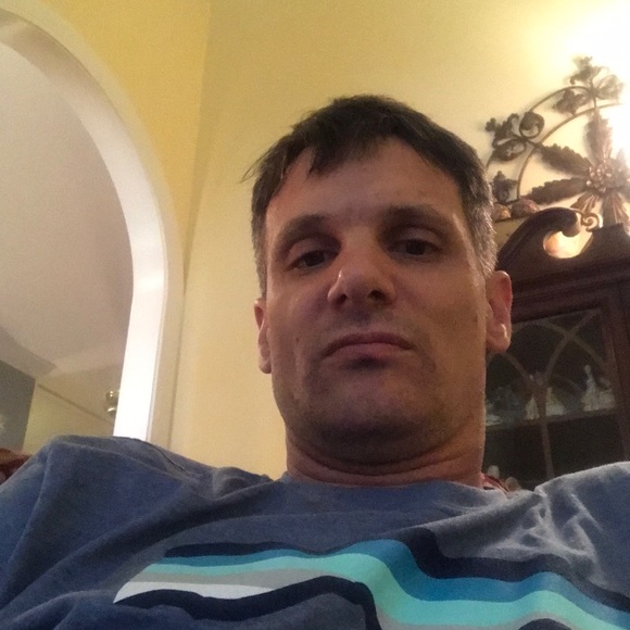 Profile Picture of Jason Dearing (@j_a_dearing) on Poshmark