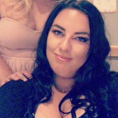 Profile Picture of Amanda (@amandaha2210) on Twitter