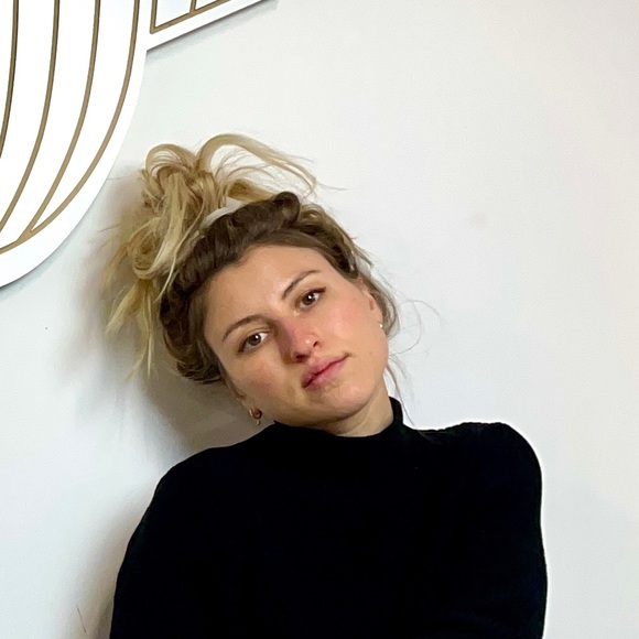 Profile Picture of Jenna Krypell (@jenna_krypell) on Poshmark