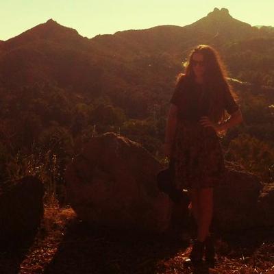 Profile Picture of Holly Clayton (@HollyClayton_) on Twitter