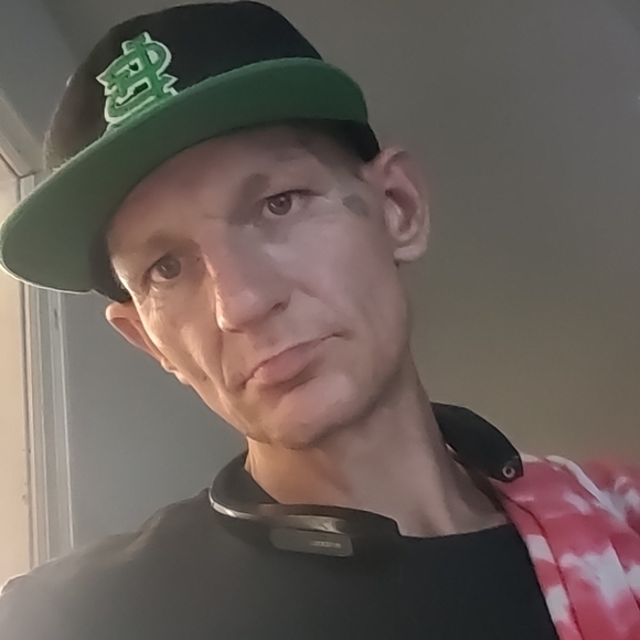 Profile Picture of Daniel Chounard (@daniel_chounard) on Poshmark