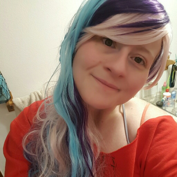 Profile Picture of Cassandra Wiley (@casimaye) on Poshmark