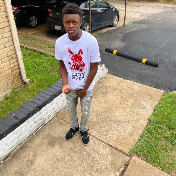 Profile Picture of Tyren Brown (@tyrenbrown34) on Poshmark