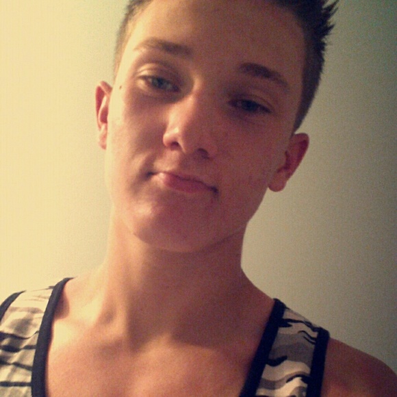 Profile Picture of Alec Dilger (@aleexx1) on Poshmark