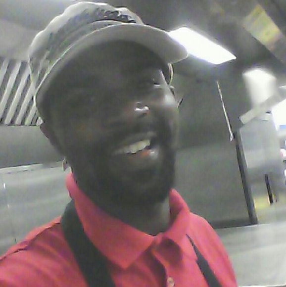 Profile Picture of Chris Ellison (@chrise252) on Poshmark