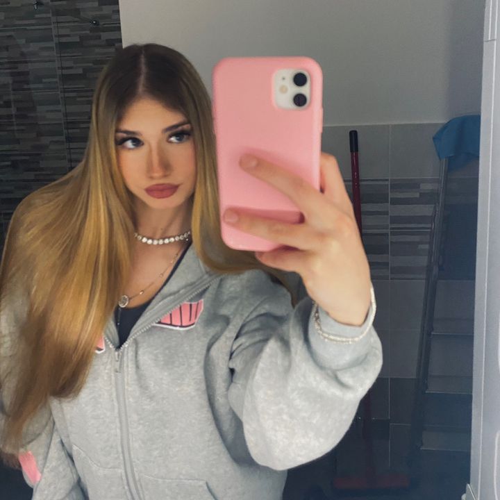 rebecca☀️ - Tiktok Profile Picture of rebecca☀️ (@rebeccagrassiii) on Tiktok