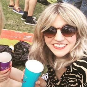 Profile Picture of Elizabeth Nicholson (@lizzienich) on Pinterest