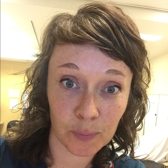 Profile Picture of Kate Freeman (@katebfree) on Poshmark