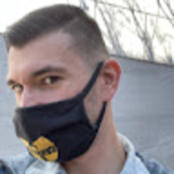 Profile Picture of Christopher Rhodes (@dealiemcdeals) on Poshmark