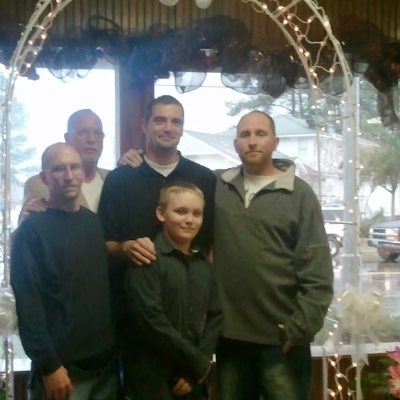 Profile Picture of Stephanie Thomas (@season01) on Poshmark