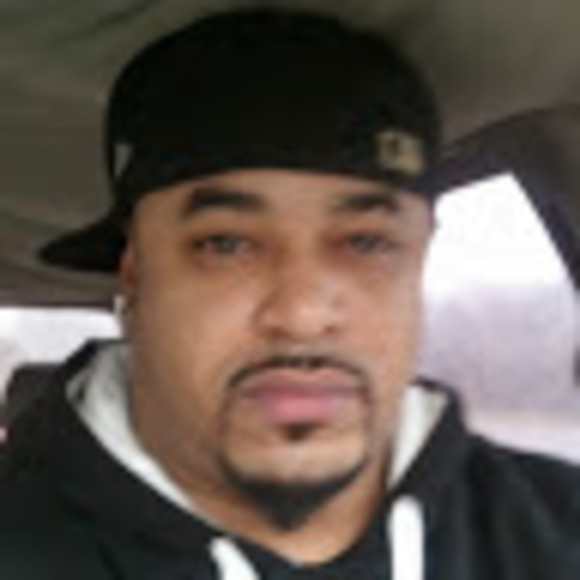 Profile Picture of Dwayne Shields (@dwayneshields) on Poshmark