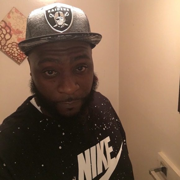 Profile Picture of Antonio Jenkins (@antonio_jenkins) on Poshmark