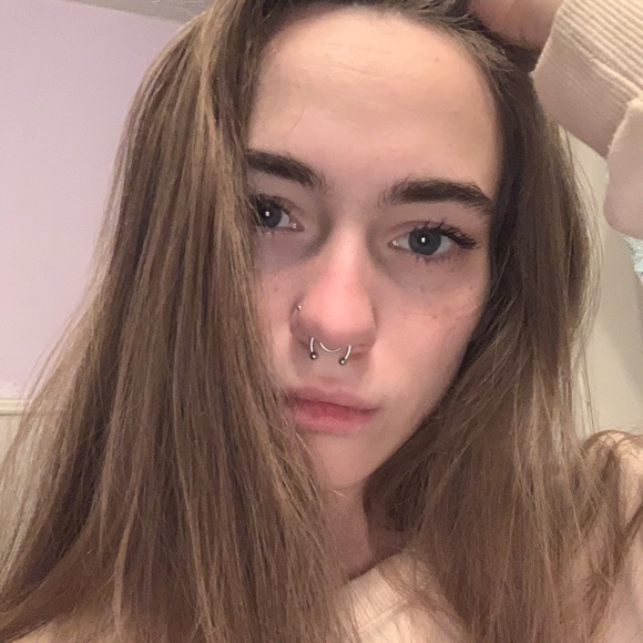 Profile Picture of Katey Finnegan (@katey_finn1) on Poshmark