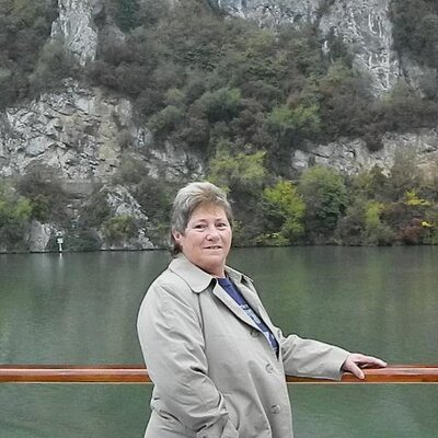 Profile Picture of Jan Gentry (@featthers) on Twitter