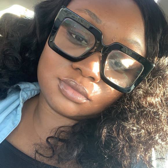 Profile Picture of Priscilla Browne (@pbrowne89) on Poshmark