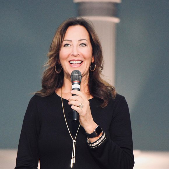 Profile Picture of Debbie Lowe (@debbieg) on Poshmark