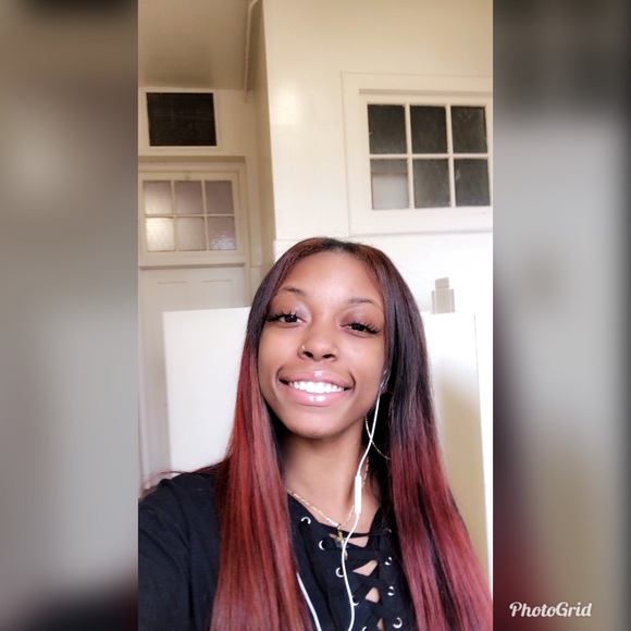 Profile Picture of Zaria Twine (@zariarene01) on Poshmark