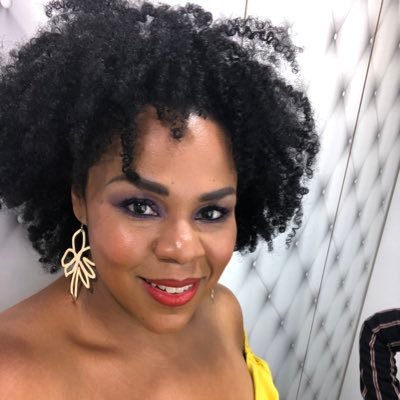 Profile Picture of Desiree Burch (@destheray) on Twitter