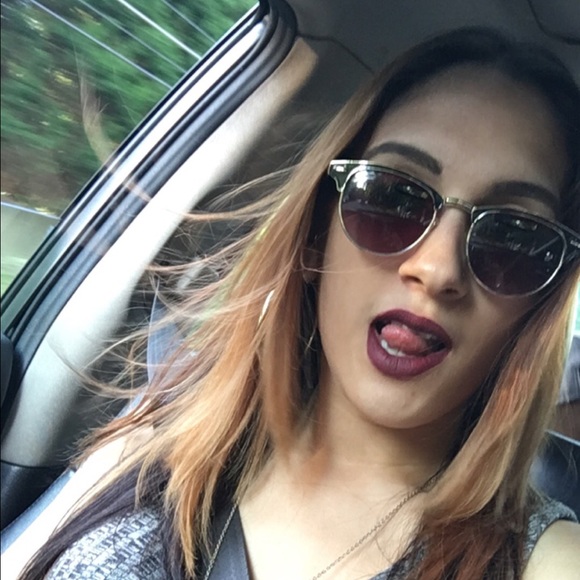 Profile Picture of Jessica Cabrera (@xxjessxx__) on Poshmark