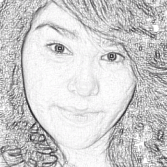 Profile Picture of Minerva Chavez (@minervachavezxp) on Poshmark