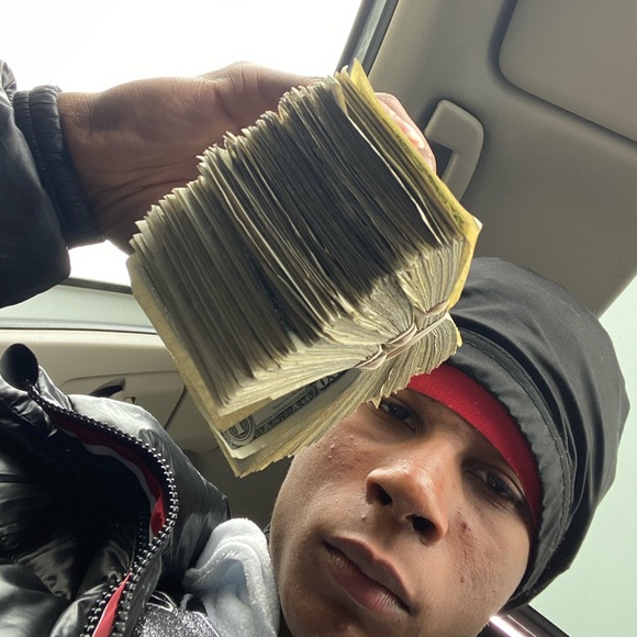 Profile Picture of Micheal Patick (@skidsnotsafe) on Poshmark