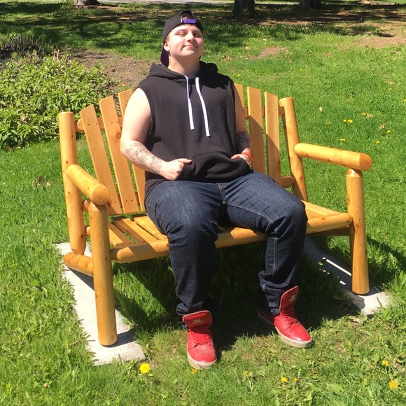 Profile Picture of Wesley Reid (@wesleyreid8912) on Poshmark