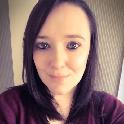 Profile Picture of Elaine (@Elaine12Jones) on Twitter