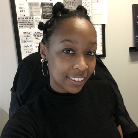 Profile Picture of Cherish Conley (@cherishjoy) on Poshmark