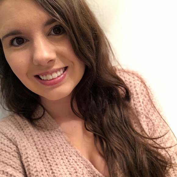 Profile Picture of Allison Baldrick (@allisonbaldrick) on Poshmark