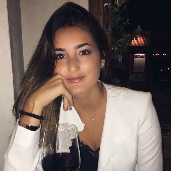 Profile Picture of Alexis Herder (@alexisherder) on Poshmark