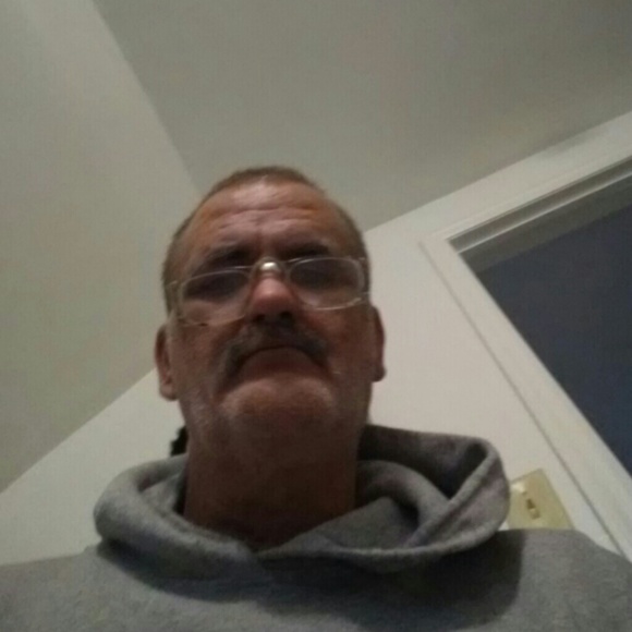 Profile Picture of Tracy Parrott (@tracyparrott) on Poshmark